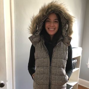 Uniqlo down vest with removable hood